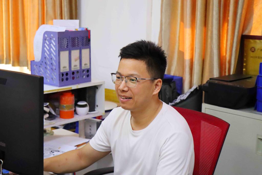 校级优秀辅导员